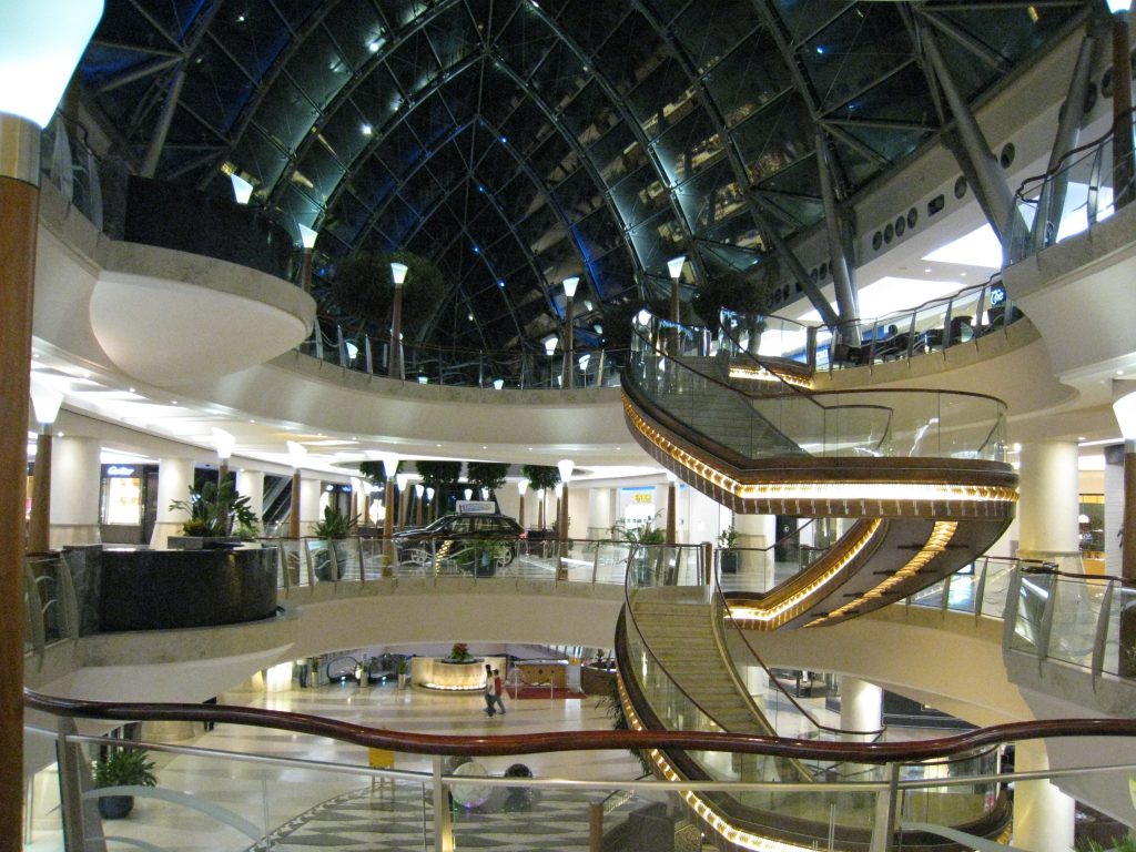 Expat Life Blog Pros and Cons of Living Abroad photo of a mall in UAE