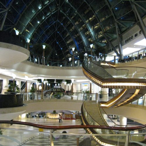 Expat Life Blog Pros and Cons of Living Abroad photo of a mall in UAE