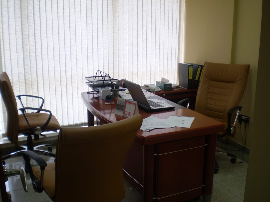 Expat Life Blog Expat Life in Dubai photo of my first office in Dubai