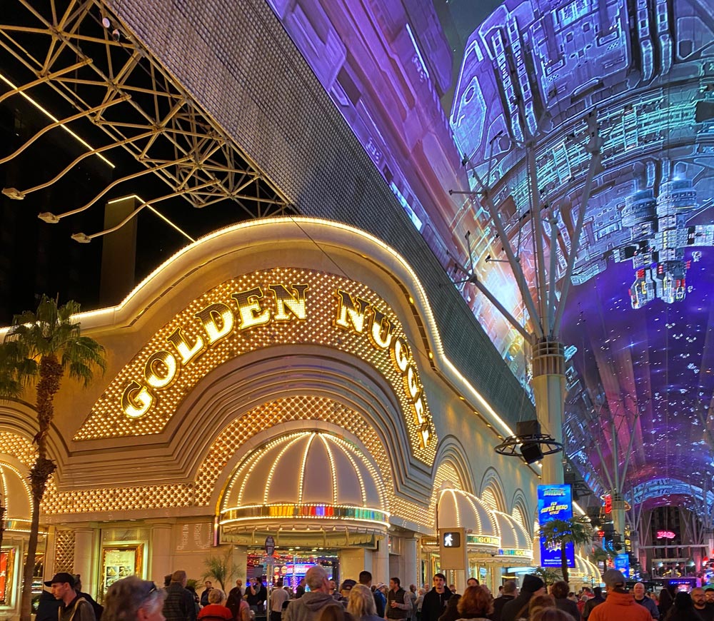 Expat Life Blog Las Vegas - Tourist Ultimate Guide 2021 photo of Fermont Experience – Downtown Las Vegas – Golden Nugget one of the oldest Hotels and casinos – picture in 2020
