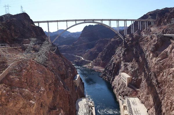 Expat Life Blog Las Vegas Tourist Ultimate Guide 2021 photo of Mike O'Callaghan–Pat Tillman Memorial Bridge across Hoover Dam